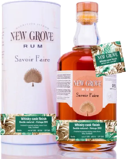 Een fles New Grove, uit het schap in de winkel in Bathmen