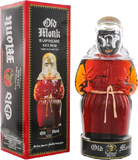 Een fles Old Monk, uit het schap in de winkel in Bathmen