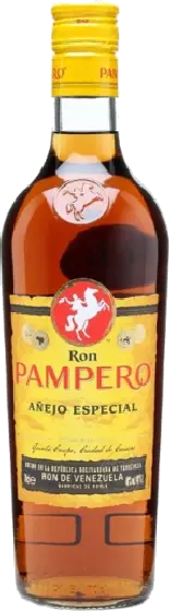 Een fles Pampero, uit het schap in de winkel in Bathmen