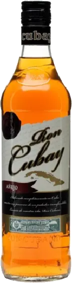 Een fles Ron Cubay, uit het schap in de winkel in Bathmen