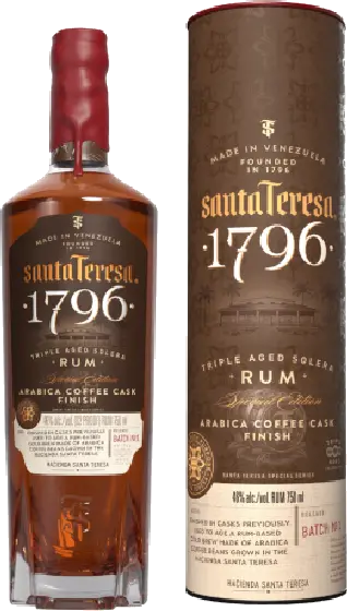 Een fles Santa Teresa, uit het schap in de winkel in Bathmen