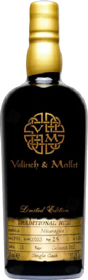 Een fles Valinch & Mallet, uit het schap in de winkel in Bathmen