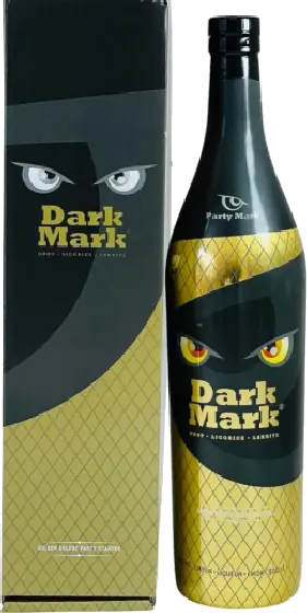 Een fles Dark Mark, uit het schap in de winkel in Bathmen