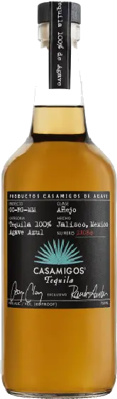 Een fles Casamigos, uit het schap in de winkel in Bathmen