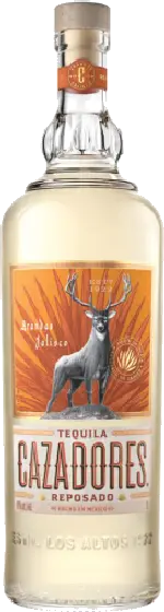 Een fles Cazadores, uit het schap in de winkel in Bathmen