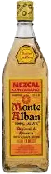 Een fles Monte, uit het schap in de winkel in Bathmen