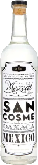 Een fles San, uit het schap in de winkel in Bathmen