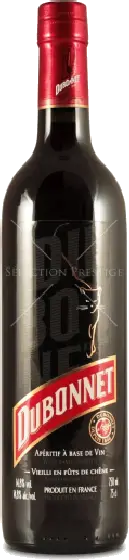 Een fles Dubonnet, uit het schap in de winkel in Bathmen