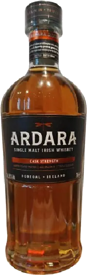 Een fles Ardara, uit het schap in de winkel in Bathmen