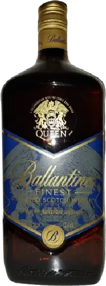 Een fles Ballantine's, uit het schap in de winkel in Bathmen