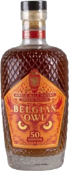 Een fles Belgian Owl, uit het schap in de winkel in Bathmen