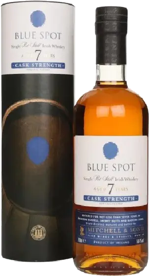 Een fles Blue Spot, uit het schap in de winkel in Bathmen