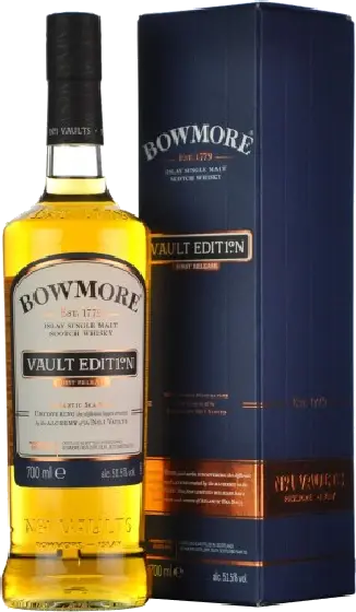 Een fles Bowmore, uit het schap in de winkel in Bathmen