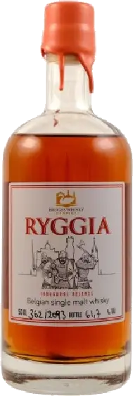 Een fles Bruges Whisky Company, uit het schap in de winkel in Bathmen
