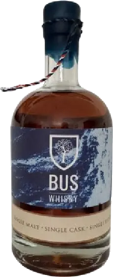 Een fles BUS Whisky, uit het schap in de winkel in Bathmen