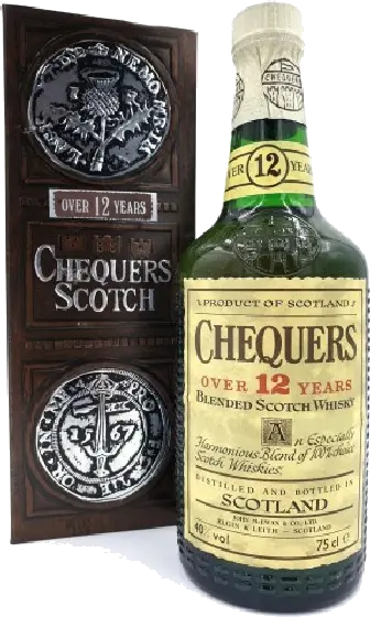 Een fles Chequers, uit het schap in de winkel in Bathmen