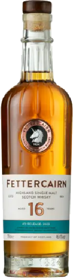 Een fles Fettercairn, uit het schap in de winkel in Bathmen