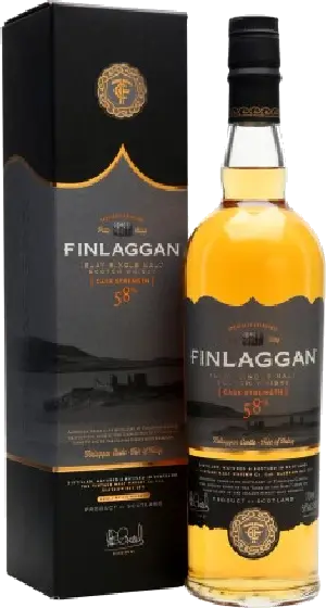 Een fles Finlaggan, uit het schap in de winkel in Bathmen