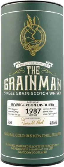 Una botella de Invergordon, del estante de la tienda en Bathmen