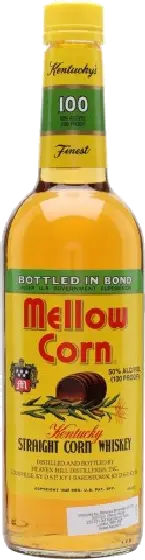 Een fles Mellow Corn, uit het schap in de winkel in Bathmen