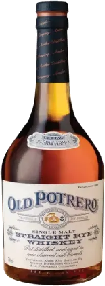 Een fles Old Potrero, uit het schap in de winkel in Bathmen