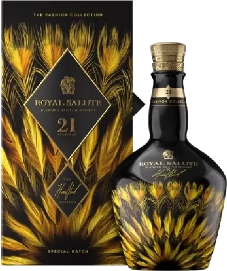 Een fles Royal Salute, uit het schap in de winkel in Bathmen