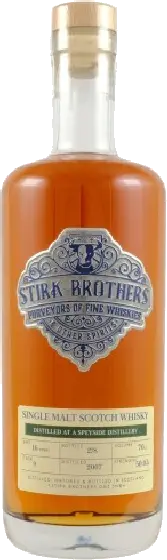 Een fles Stirk Brothers, uit het schap in de winkel in Bathmen