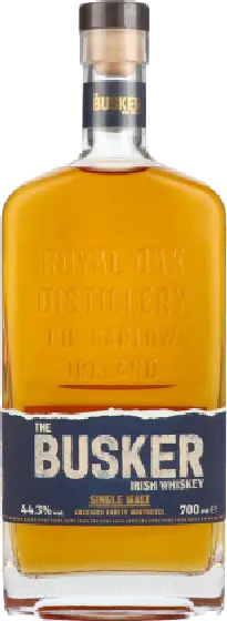 Een fles The Busker, uit het schap in de winkel in Bathmen