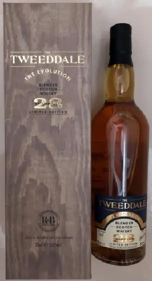 Een fles The Tweeddale, uit het schap in de winkel in Bathmen