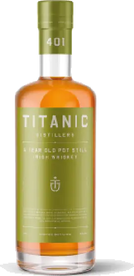 Een fles Titanic, uit het schap in de winkel in Bathmen