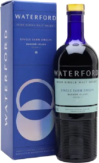 Een fles Waterford, uit het schap in de winkel in Bathmen