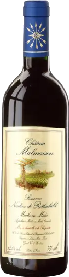 Een fles Chateau Malmaison, uit het schap in de winkel in Bathmen