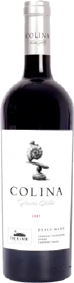 Een fles Colina, uit het schap in de winkel in Bathmen