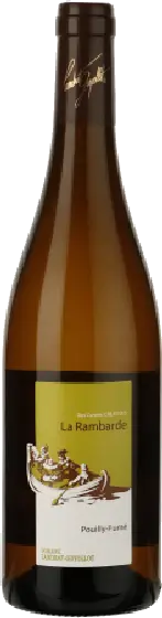 Een fles Domaine Landrat-Guyollot, uit het schap in de winkel in Bathmen