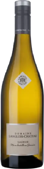 Een fles Domaine Langlois, uit het schap in de winkel in Bathmen