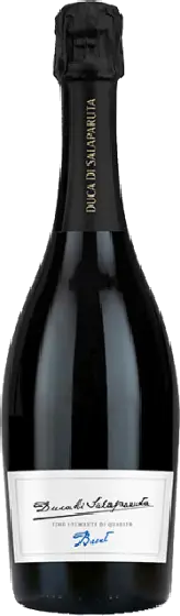 Een fles Duca, uit het schap in de winkel in Bathmen