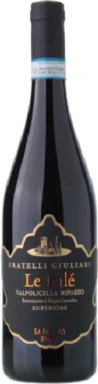 Een fles Fratelli, uit het schap in de winkel in Bathmen