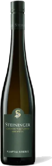 Een fles Grüner, uit het schap in de winkel in Bathmen
