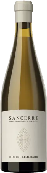 Een fles Hubert, uit het schap in de winkel in Bathmen