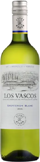 Een fles Los Vascos, uit het schap in de winkel in Bathmen