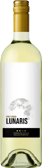 Een fles Lunaris, uit het schap in de winkel in Bathmen