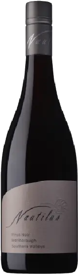 Een fles Nautilus, uit het schap in de winkel in Bathmen