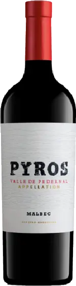 Een fles Pyros, uit het schap in de winkel in Bathmen