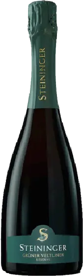 Een fles Steininger, uit het schap in de winkel in Bathmen