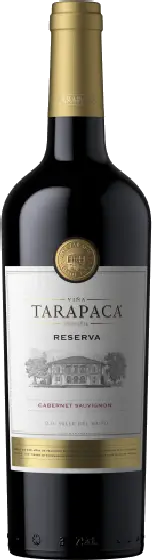 Een fles Tarapacá, uit het schap in de winkel in Bathmen