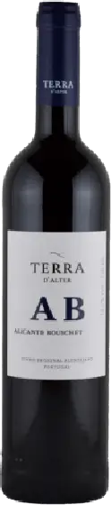 Een fles Terra d'Alter, uit het schap in de winkel in Bathmen