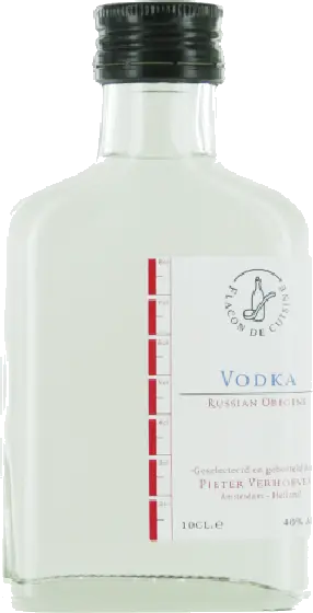 Een fles Cuisine, uit het schap in de winkel in Bathmen