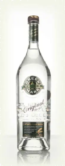 Een fles Green Mark, uit het schap in de winkel in Bathmen