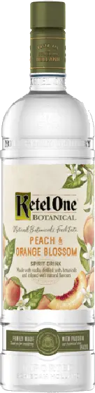 Een fles Ketel One, uit het schap in de winkel in Bathmen