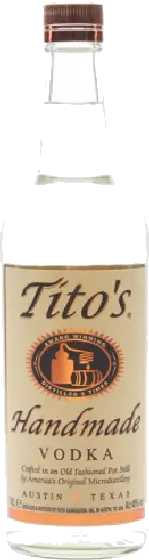 Een fles Tito's, uit het schap in de winkel in Bathmen